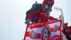 Man With Terminal Cancer Conquers Mount Everest With Months To Live