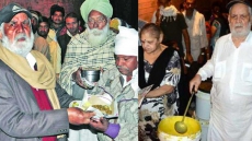Meet Chandigarh's Langar Baba JAGDISH LAL AHUJA Who Sold Almost Everything To Feed The Poor