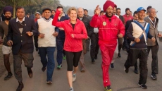 Ontario Premier Kathleen Wynne Runs Along 'Flying Sikh' Milkha Singh At Sukhna Lake