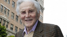 Actor Kirk Douglas Donates $15 Million Toward California Centre For Alzheimer's Disease