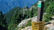 Searchers Close To Pinpointing Lost Hikers On Mount Seymour