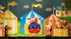 Peppa Pig’s Big Splash: Fall in love with Peppa’s family