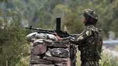 Pakistan fires at Indian positions on LoC