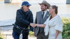 'Dude, That's Paul McCartney:' Former Beatle Joins Winnipeg Couple's Wedding Pic