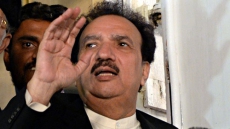 Pakistani politicians barred from flight for turning up late