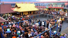 Hundreds Protest Against Sabarimala Verdict In Parts Of Kerala, Woman Attempts Self Immolation