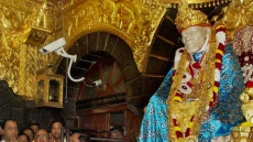 Australia-Based Devotee Donates Rs. 20 Lakh Gold Crown To Saibaba Shrine In Shirdi