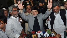 Cleric asks supporters to lay siege to Pakistani parliament