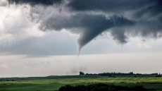 Amateurs With Cellphones, Hoping To Catch Tornado, Worry Storm Chaser