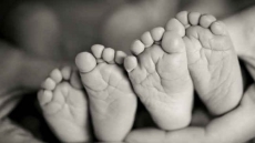 Twins Should Be Delivered Two Weeks Early To Minimise Deaths: Scientists