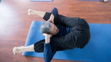 Meet 'Yoga Grandpa' Who Offers Free Classes In China