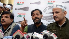 Rift wide open in AAP, but leaders play it down