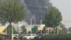 VIDEO: Mill Fire Temporarily Closes Trans Canada Hwy In Abbotsford, B.C.