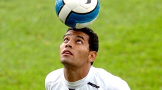 Former Brazil defender attacked by fan