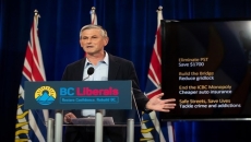 NDP pledges transit boost, Liberals vow tax cuts
