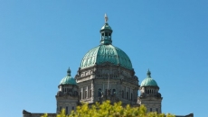 B.C.'s legislature resumes with four official parties and two independents