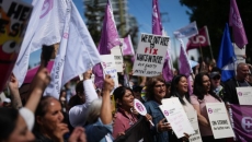 B.C. nurses expand picket lines to Vancouver Island at Nanaimo hospital