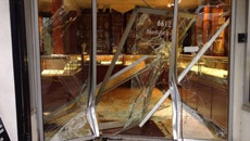 Masked robbers barge vehicle into jewellery store in Vancouver