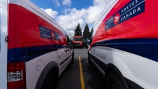 Canada Post union to lift overtime ban, stop delivering flyers
