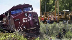 Parks Canada Worried Spilled Grain From Derailed CP Train Will Attract Grizzlies