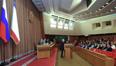 Crimean parliament adopts new constitution