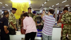 5 Men Arrested For Smuggling Gold Worth Rs. 57.5 Lakh At Delhi Airport