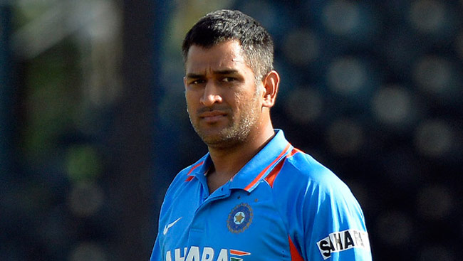 Andhra court issues arrest warrant against Dhoni