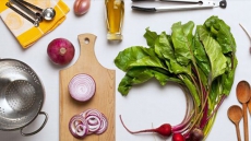 Give the Gift of Dine Out This Holiday Season