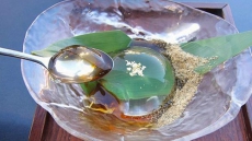 This Japanese Water Raindrop Cake Has Taken Internet By Storm!