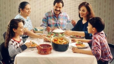 Family meals protect kids from obesity