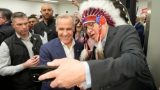 Federal, provincial leaders visit First Nation in Manitoba hit by power outage