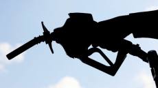 Average pump price goes below $1 for first time since summer of 2010