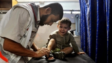 Doctor urges Ottawa to allow injured Gaza kids into Canada for medical treatment