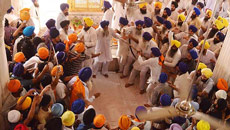 Tension prevails as 10 injured in Golden Temple complex clash