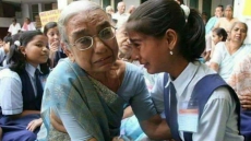 Real Story Behind The Viral Photo Of The Crying Indian Grandmother-Granddaughter