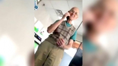 80-Yr-old Grandpa Using A Cell Phone For The First Time Has Charmed The Internet