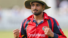 Eden Gardens is like another mom for me: Harbhajan