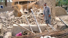 Major quake jolts Iranian city