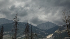 Firefighter's death delays tours for Jasper residents in zone destroyed by wildfire