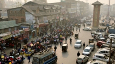 Broke Kashmiri Students 'Sell' Apples In Maharashtra