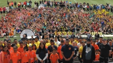 800 kids descend onto the pitch at BC Place for a once in a lifetime experience