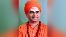 Lingayat seer withdraws nomination from Dharwad LS seat; CM, Dy CM appeal to him to support Congress