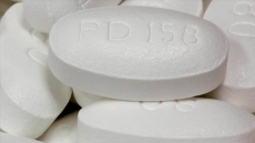 Public drug plans for seniors need overhauling, public policy reports say