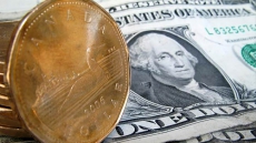 TSX, Loonie Soar As Oil Prices Rebound; U.S. Indexes Mixed