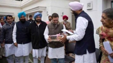 Congress Unveils Manifesto, Focuses On War On Poverty, Arun Jaitley Calls It Dangerous And Unimplementable