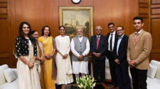 Manushi Chhillar meets Narendra Modi