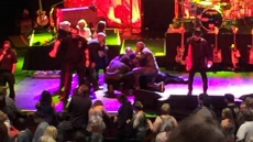 Singer Meat Loaf Collapses On Stage During Concert In Edmonton