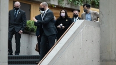 Mountie warned against arresting Meng on plane