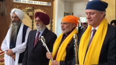 First Pics: PM Modi And Stephen Harper Visit Vancouver's Ross Street Gurudwara Amidst Protests
