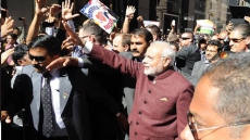 Indian PM arrives in US to chants of 'Modi, Modi'
